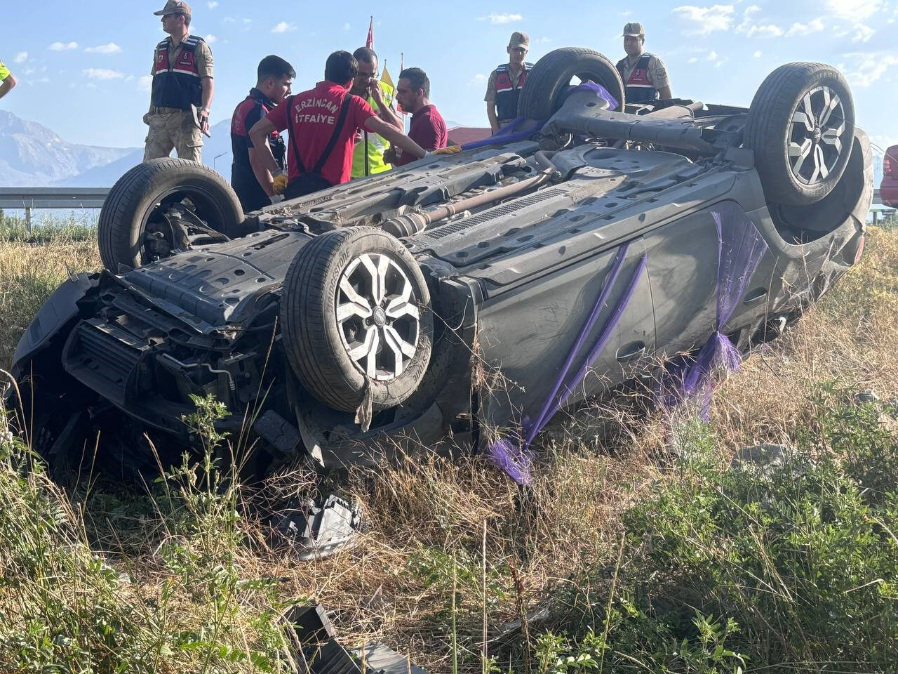Nişan dönüşü feci kaza! Kontrolden çıktı, taklalar attı, 1 ölü, 4 yaralı - 2. Resim