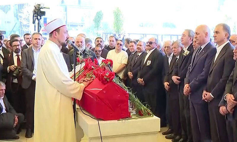 Sezen Aksu saçlarını kazıttı! Son halini kendi paylaştı, yorum yağdı - 2. Resim