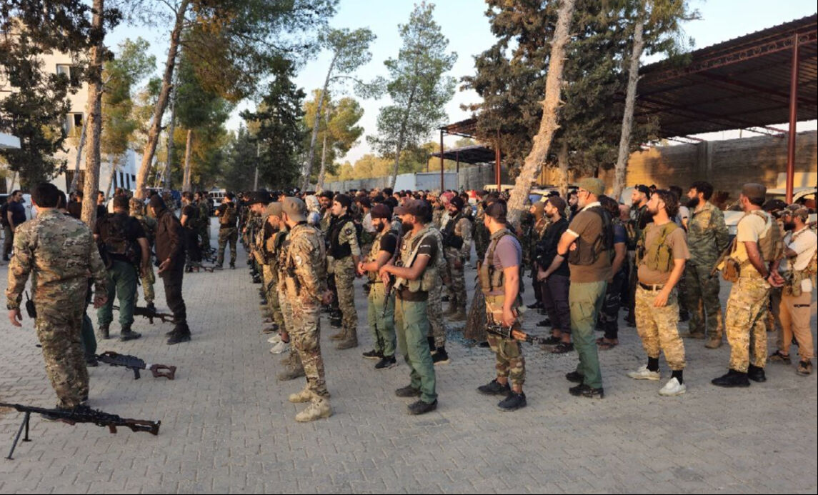 Suriye ordusundan Halep'te terör örgütü PKK/YPG'ye karşı sevkiyat Suriye ordusundan Halep'te terör örgütü PKK/YPG'ye karşı sevkiyat - 1. Resim