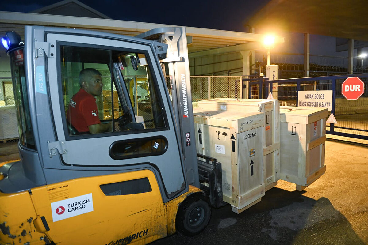 Ünlü heykel Türkiye'ye giriş yaptı! Kaçırılan Marcus Aurelius 3 heykelle birlikte ait olduğu topraklara iade edildi - 6. Resim