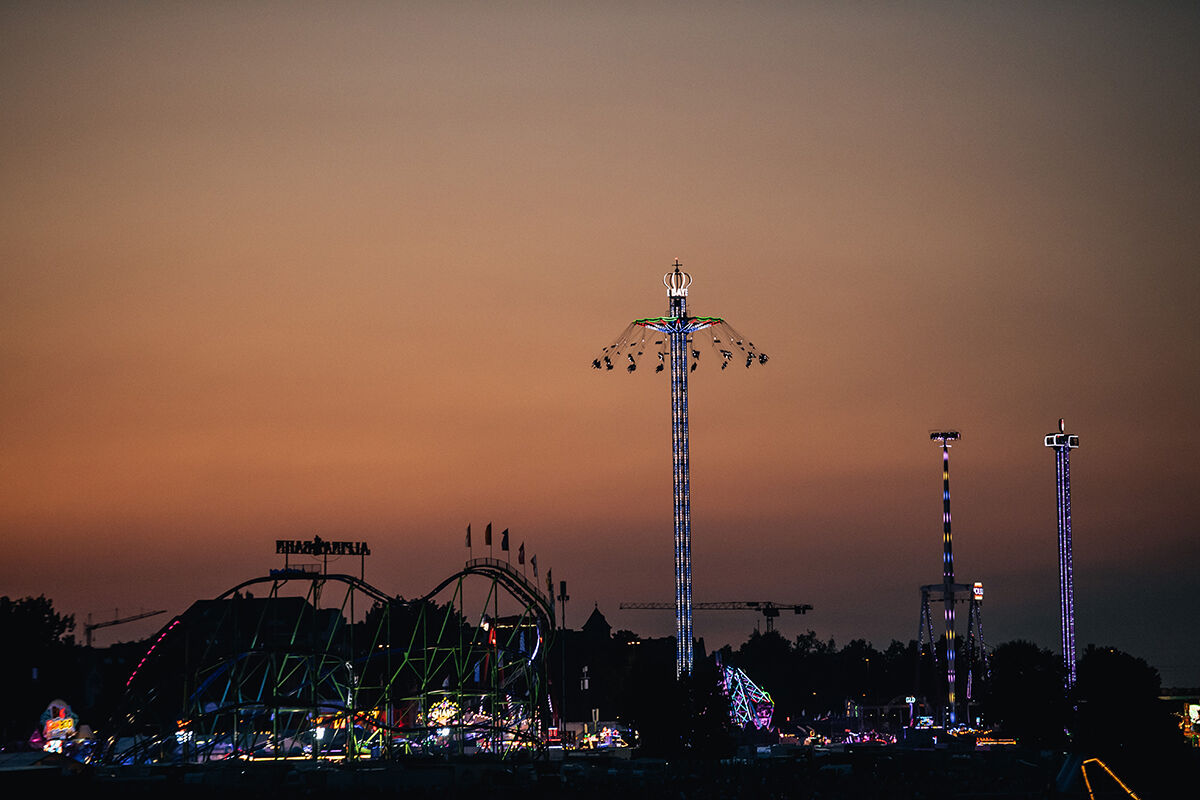 &Uuml;nl&uuml; nehrin kenarı doldu taştı! G&ouml;ky&uuml;z&uuml;ndeki şov hayran bıraktı - 14. Resim