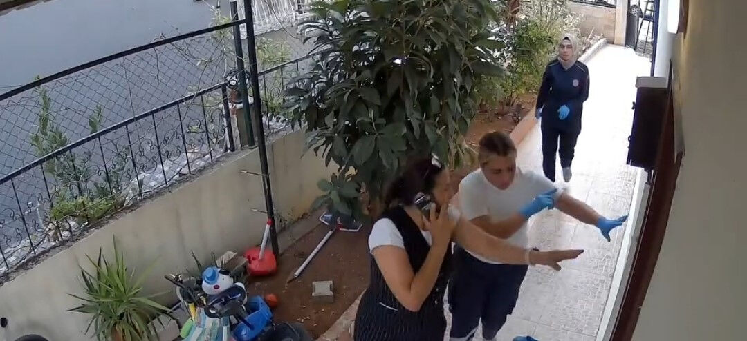 Adana’da film gibi anlar! Kargo teslimine gitti, hayat kurtardı Adana’da film gibi anlar! Kargo teslimine gitti, hayat kurtardı - 2. Resim