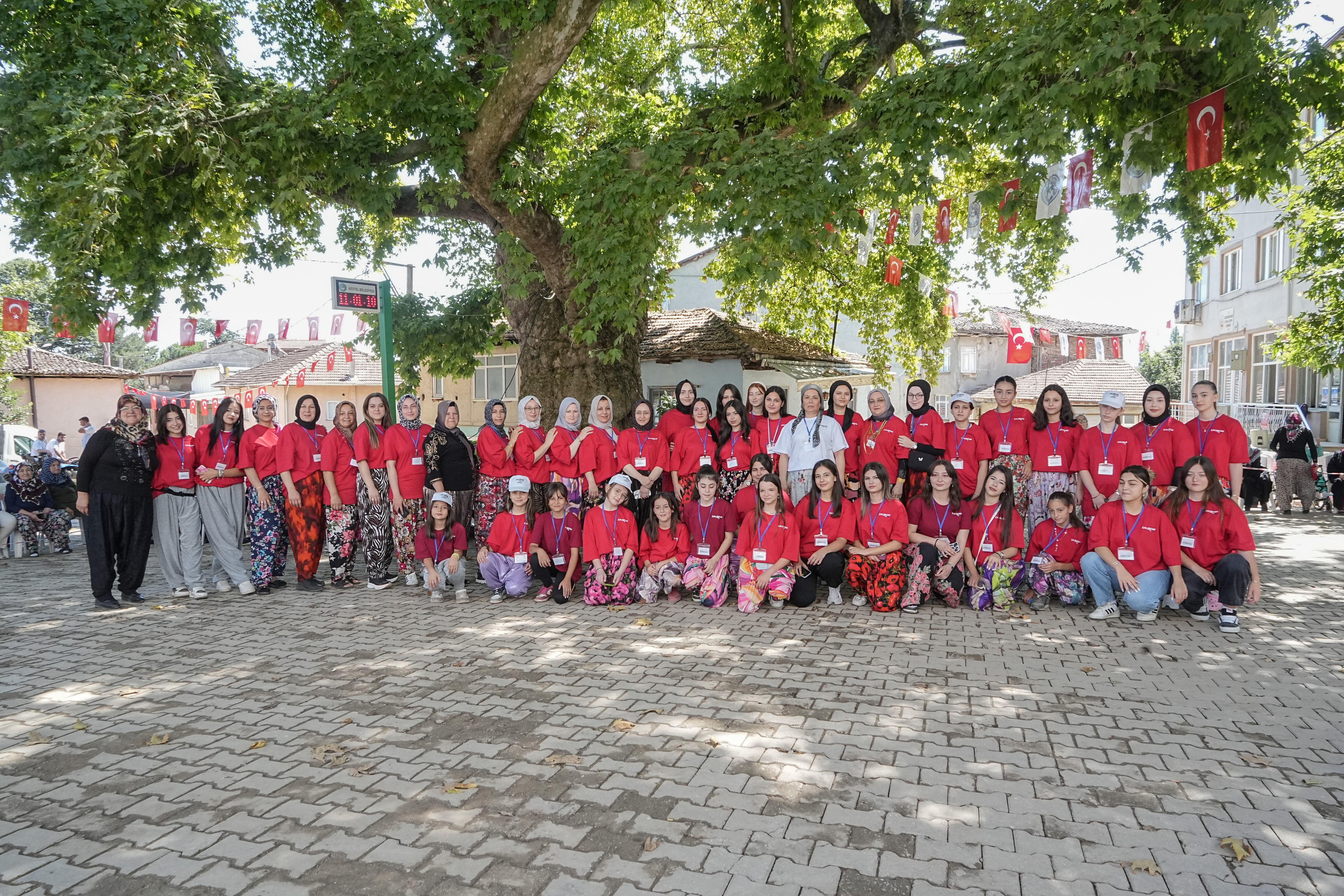 Camiden anons yapıldı, jandarma barikat kurdu... Kadınlar yönetimi devralınca köye erkeklerin girmesi yasaklandı - 5. Resim