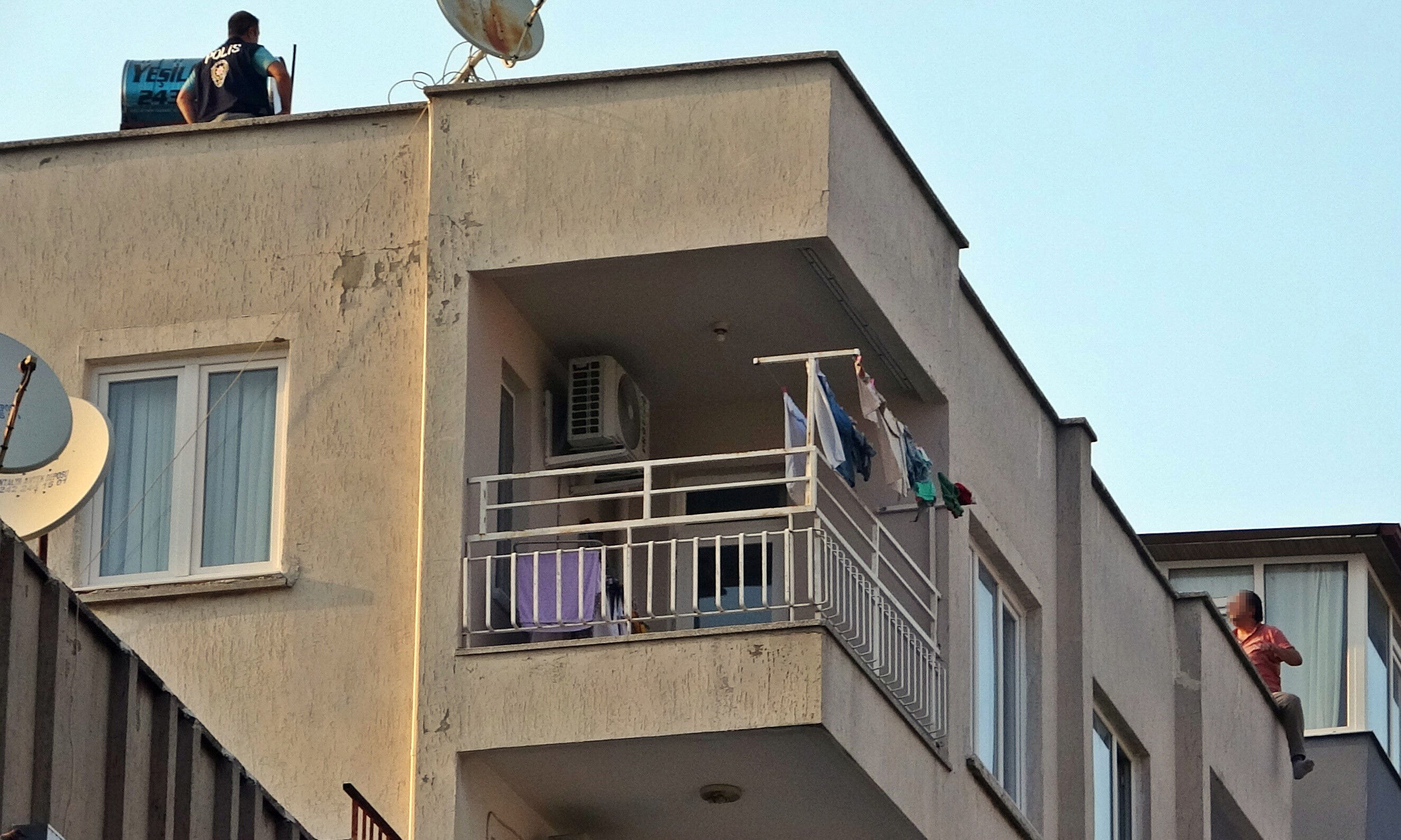 Eşine kızdı, ekiplerle köşe kapmaca oynadı: Izdırap tam 2,5 saat sürdü! - 1. Resim