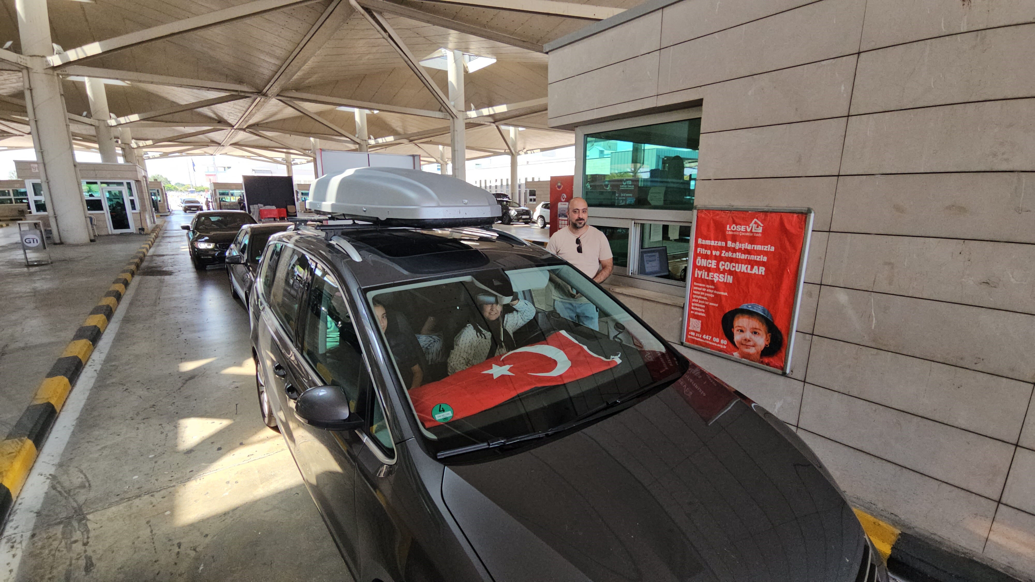 Gurbetçilerin sınır çilesi... 