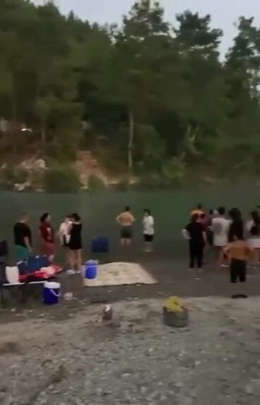 Irmağa ka&ccedil;an topun peşine koşan liseli &Ouml;zg&uuml;r kayıplara karıştı! - 1. Resim