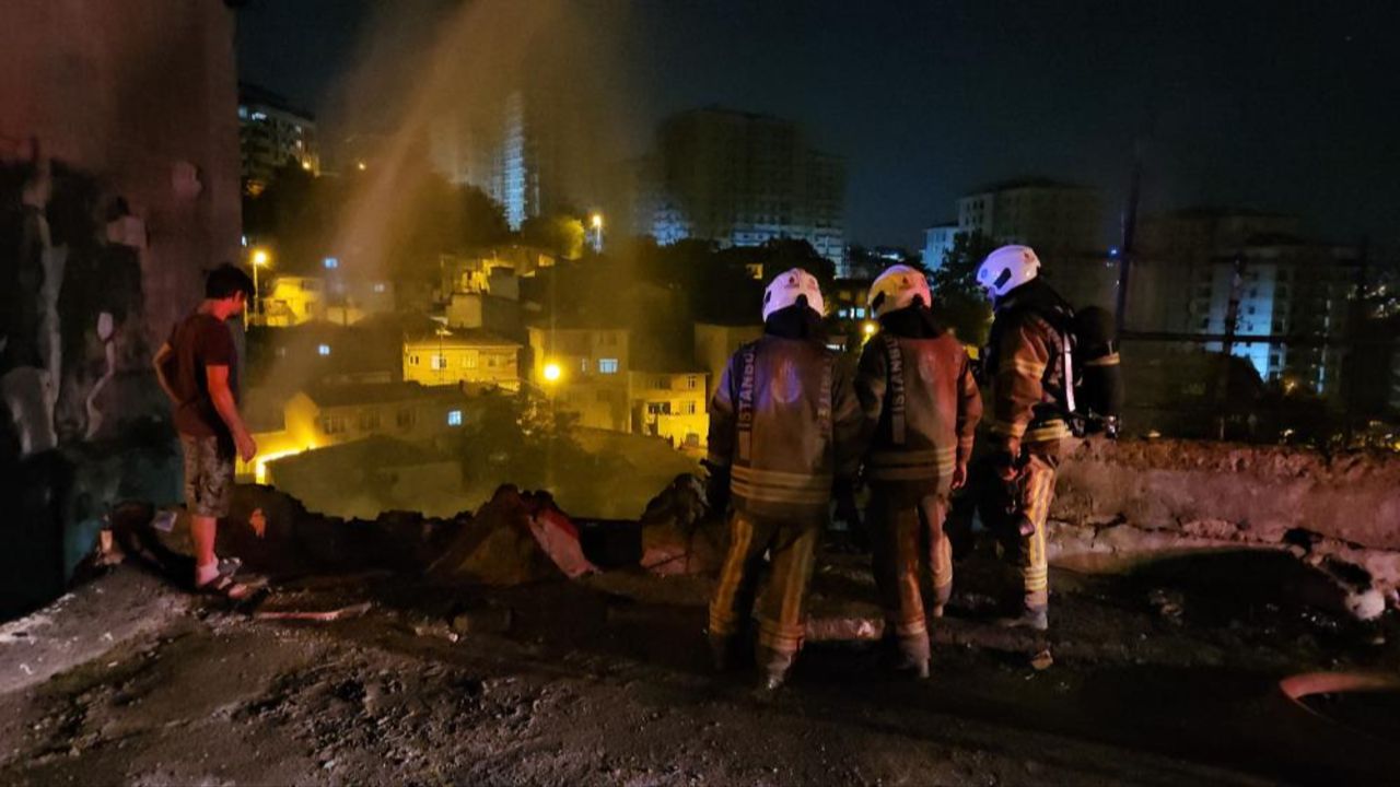 İstanbul&#039;da sıcak saatler! Patlayan buzdolabı yangın çıkardı, alevler 3 eve sıçradı