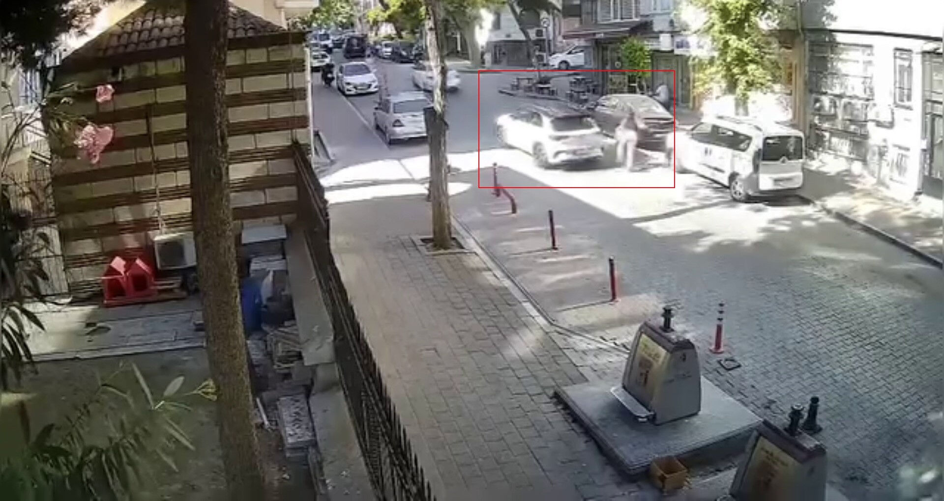 Markete diye çıkmıştı, dehşeti yaşadı! Taciz edip arabayla ayağının üzerinden geçti - 1. Resim