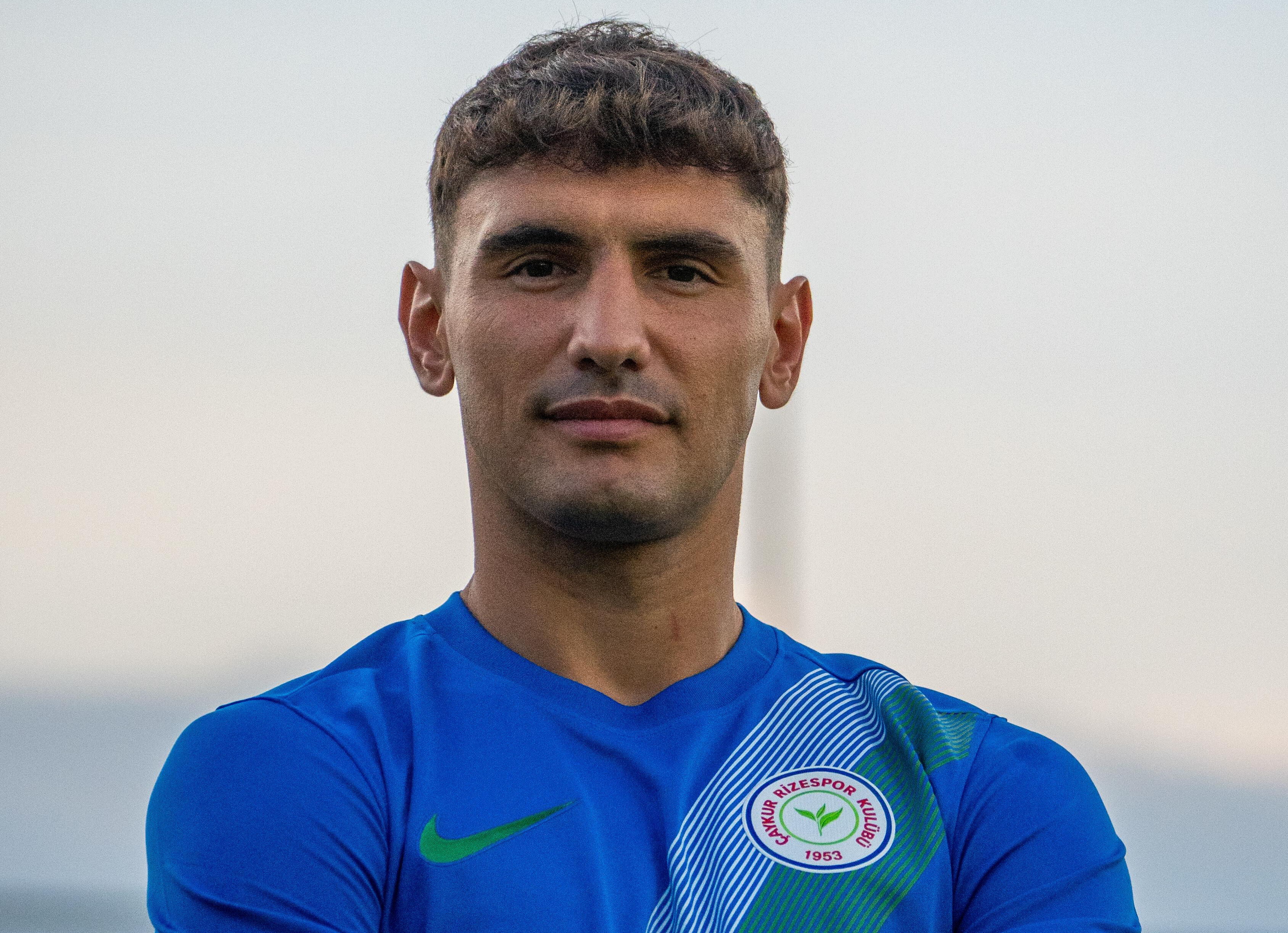 Qazim Laçi Rizespor'da! 3 yıllık imza atıldı - 1. Resim