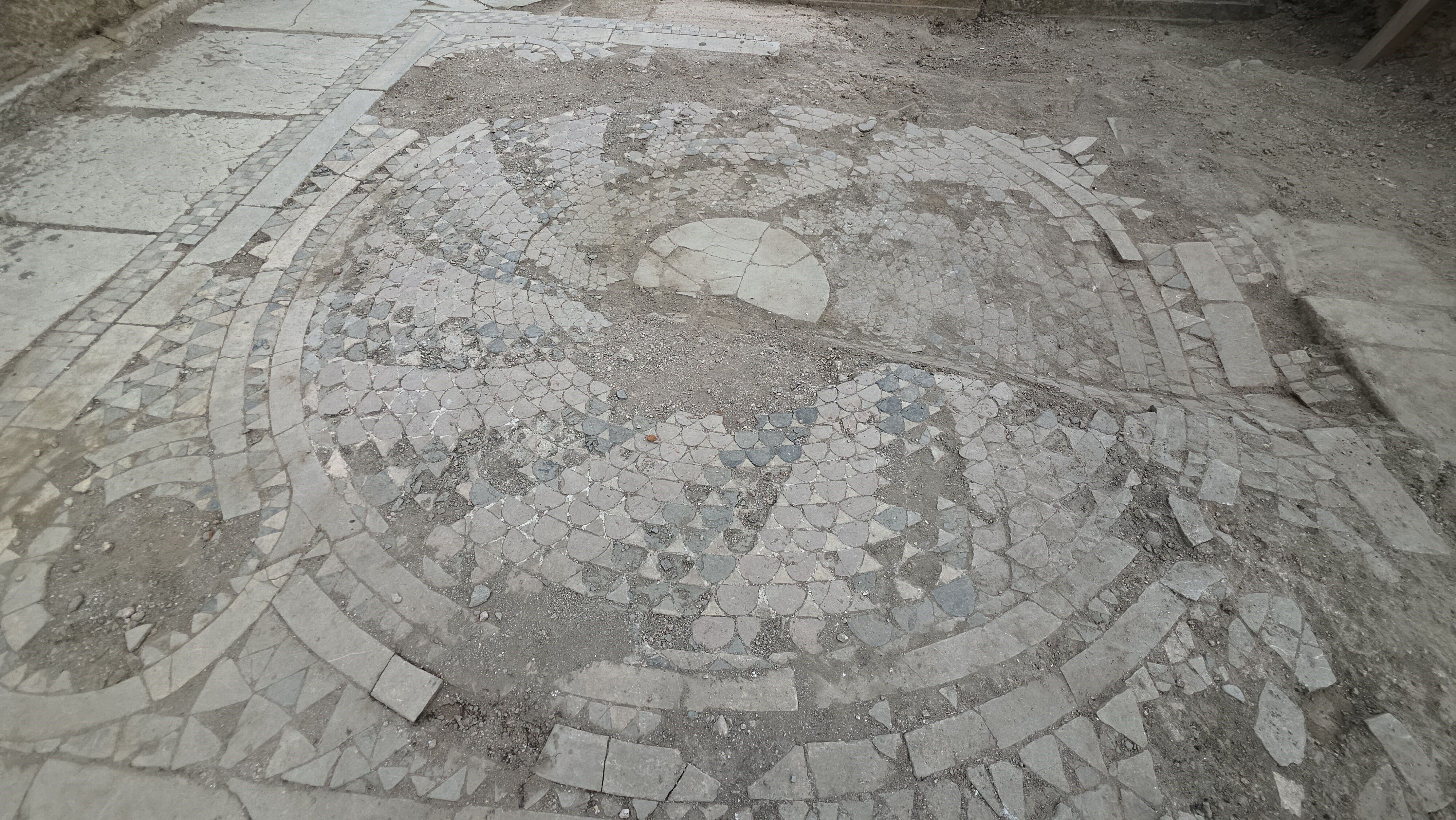 Tarihçiler şaşkın! Düzce'de saklı hazine ortaya çıktı - 2. Resim