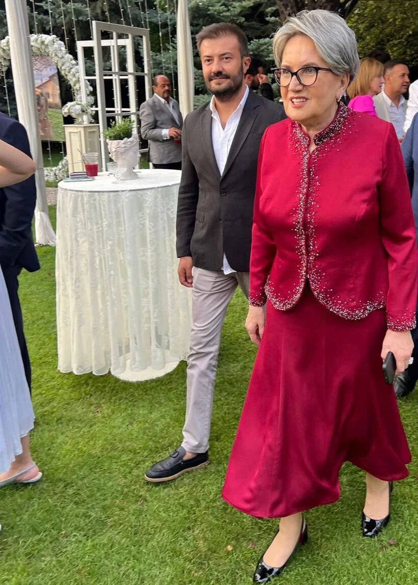 Yeni imajıyla gündem oldu! Meral Akşener sarı saçlarından vazgeçti - 3. Resim