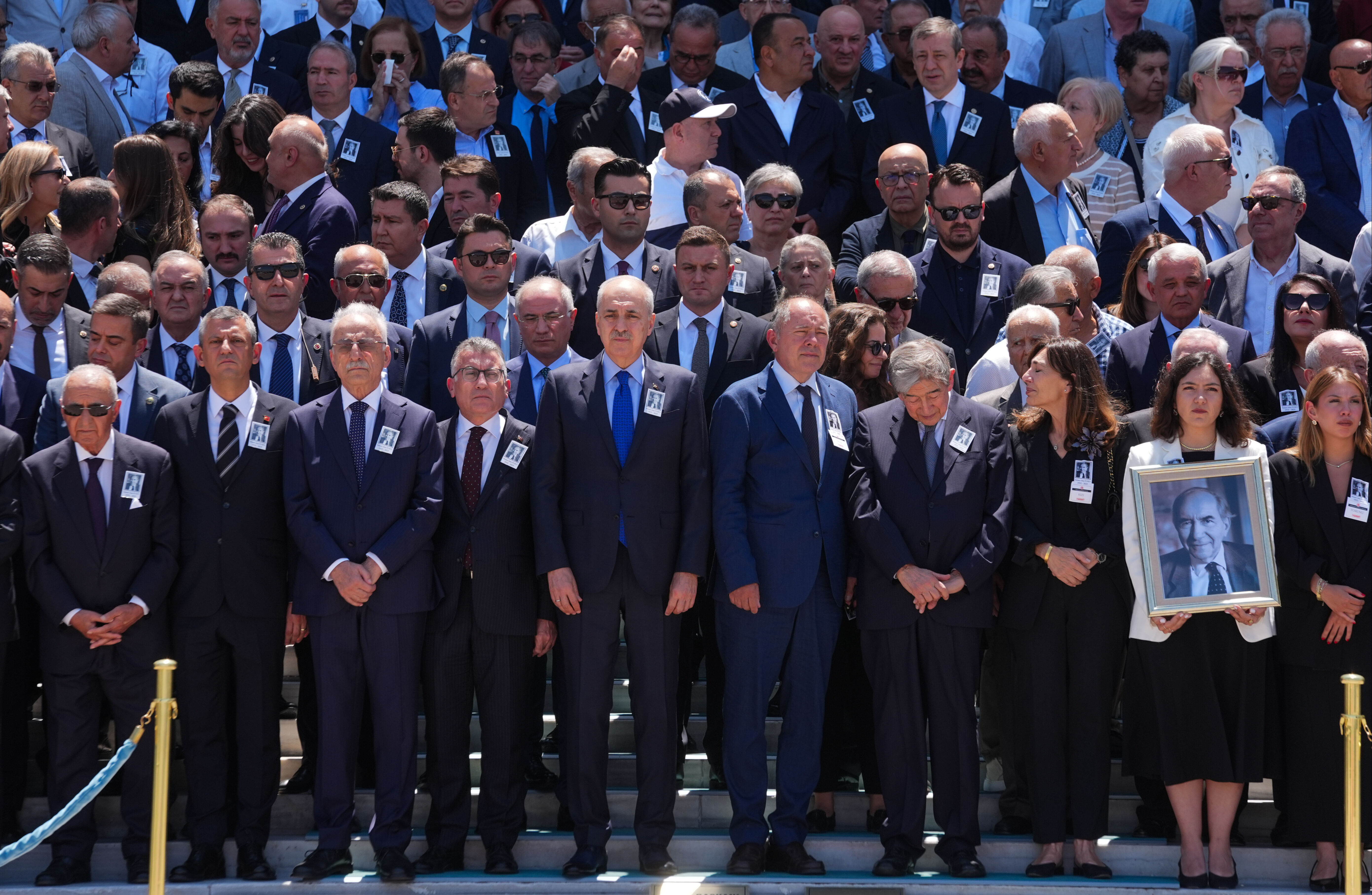 Altan Öymen'in cenaze törenine damga vuran an! Bahçeli, Özel ve Kılıçdaroğlu yan yana... - 2. Resim
