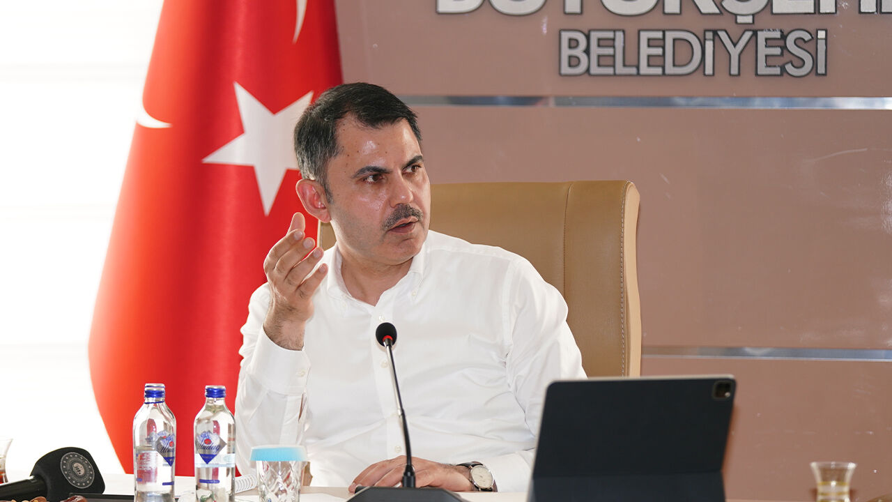 Bakan Kurum deprem bölgesinde! Şantiyeleri gezdi, 24 saat çalışma talimatı verdi - 1. Resim