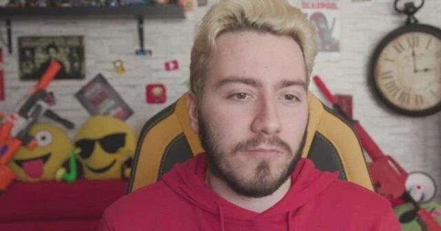 Bir zamanlar rekor kırıyordu… Fenomen Enes Batur şimdi evinden çıkarılıyor Bir zamanlar rekor kırıyordu… Fenomen Enes Batur şimdi evinden çıkarılıyor - 4. Resim