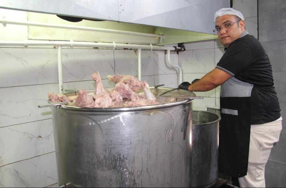 Bu yemeğin sofraya gelmesi 12 saat! Adeta vitamin deposu... "Dişimiz ağrısa bile içeriz" Bu yemeğin sofraya gelmesi 12 saat! Adeta vitamin deposu... "Dişimiz ağrısa bile içeriz" - 2. Resim