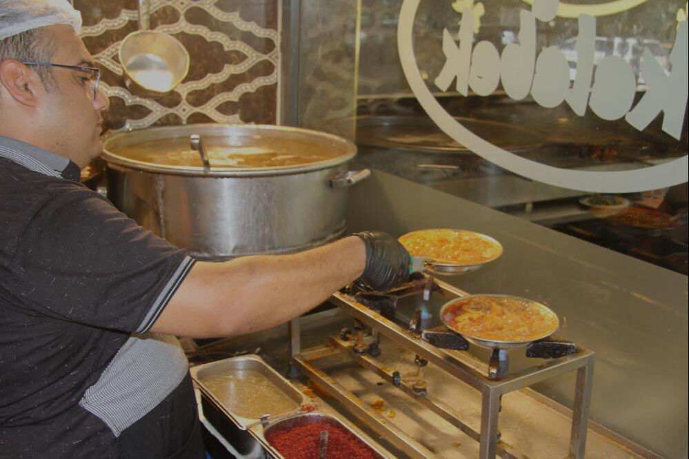 Bu yemeğin sofraya gelmesi 12 saat! Adeta vitamin deposu... "Dişimiz ağrısa bile içeriz" Bu yemeğin sofraya gelmesi 12 saat! Adeta vitamin deposu... "Dişimiz ağrısa bile içeriz" - 4. Resim