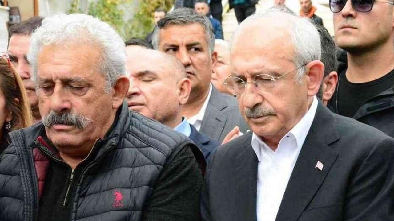 Kemal Kılıçdaroğlu'nun acı günü! İkiz kardeşi Adil Kılıçdaroğlu hayatını kaybetti Kemal Kılıçdaroğlu'nun acı günü! İkiz kardeşi Adil Kılıçdaroğlu hayatını kaybetti