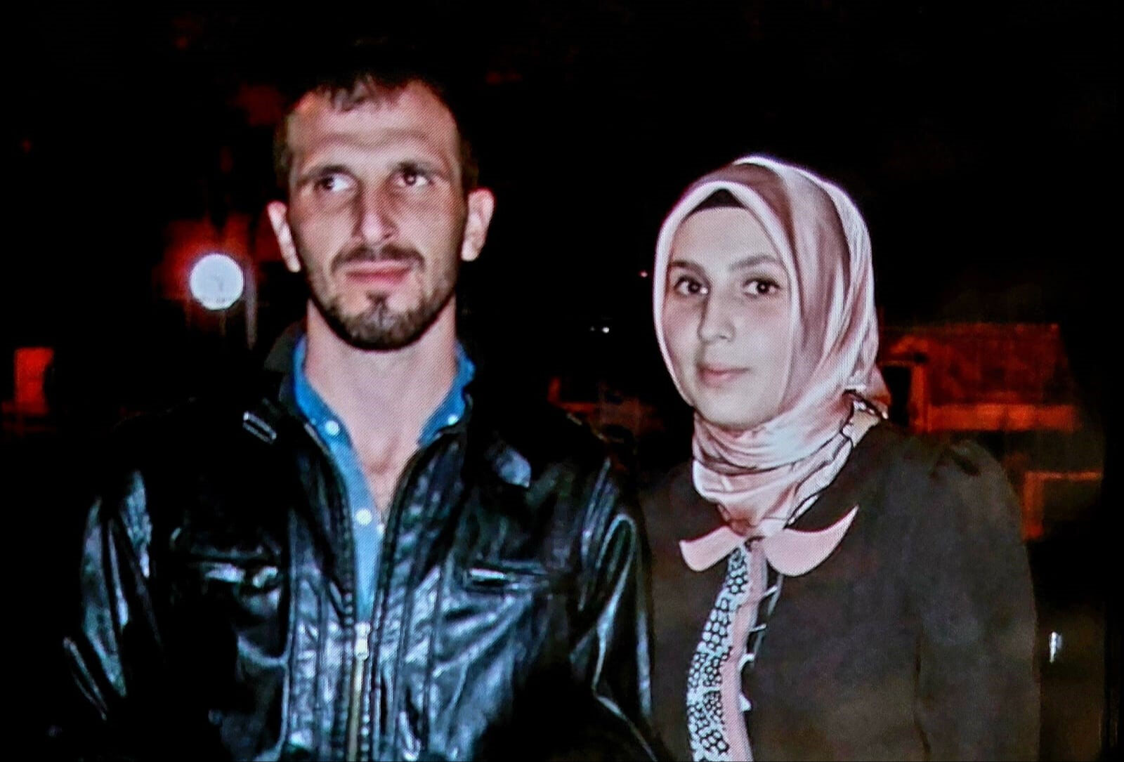 Ahıra saklanmıştı, hakim karşısına çıktı! Eşi Emine Akpınar'ı öldüren katil kendini savundu Ahıra saklanmıştı, hakim karşısına çıktı! Eşi Emine Akpınar'ı öldüren katilin davası başladı - 1. Resim