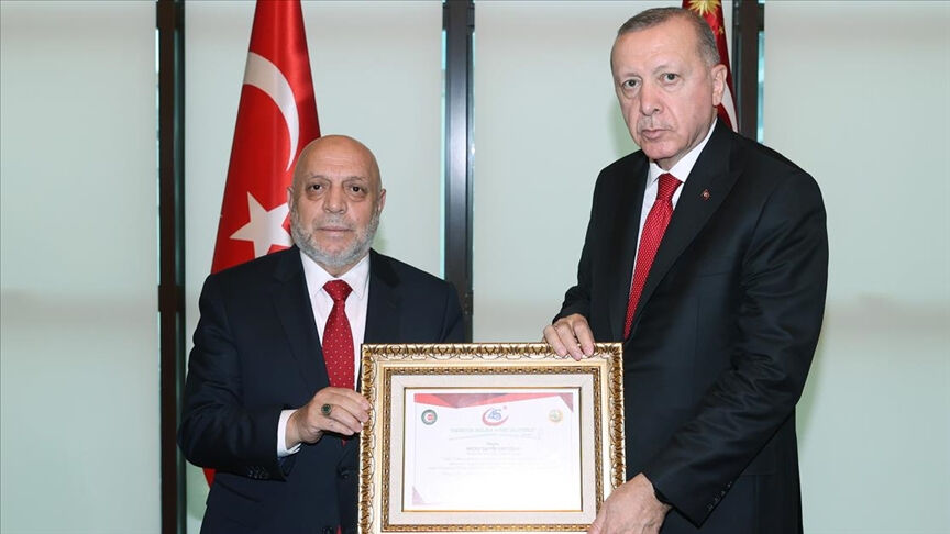 Cumhurbaşkanı Erdoğan, Hak-İş Konfederasyonu Genel Başkanı Arslan ile görüştü Cumhurbaşkanı Erdoğan, Hak-İş Konfederasyonu Genel Başkanı Arslan ile görüştü - 1. Resim