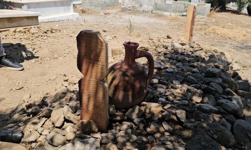 Eşi ve iki çocuğunu katletmişti… İtfaiye eri Turgay Ahmet Gezgin gizlice defnedildi! Mezarında dikkat çeken detay… Eşi ve iki çocuğunu katletmişti… İtfaiye eri Turgay Ahmet Gezgin gizlice defnedildi! Mezarında dikkat çeken detay… - 2. Resim