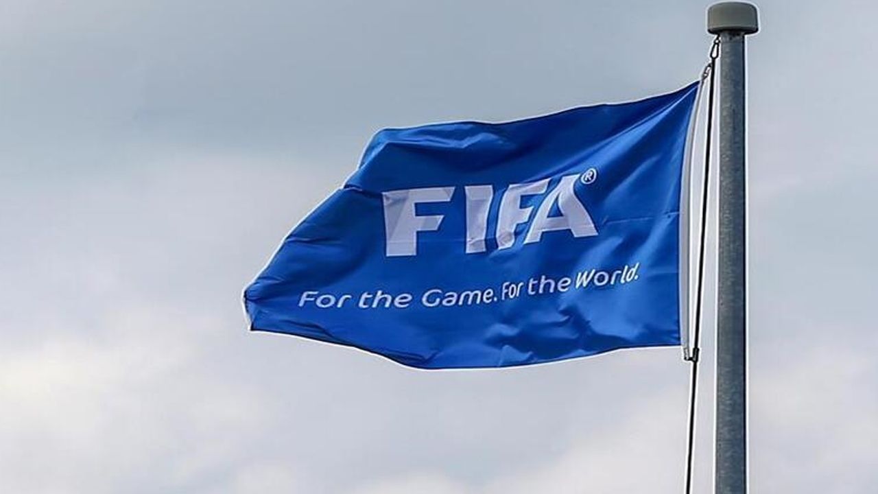 FIFA'dan Türk kulübüne ceza! 3 dönem transfer yasağı geldi FIFA'dan Türk kulübüne ceza! 3 dönem transfer yasağı geldi