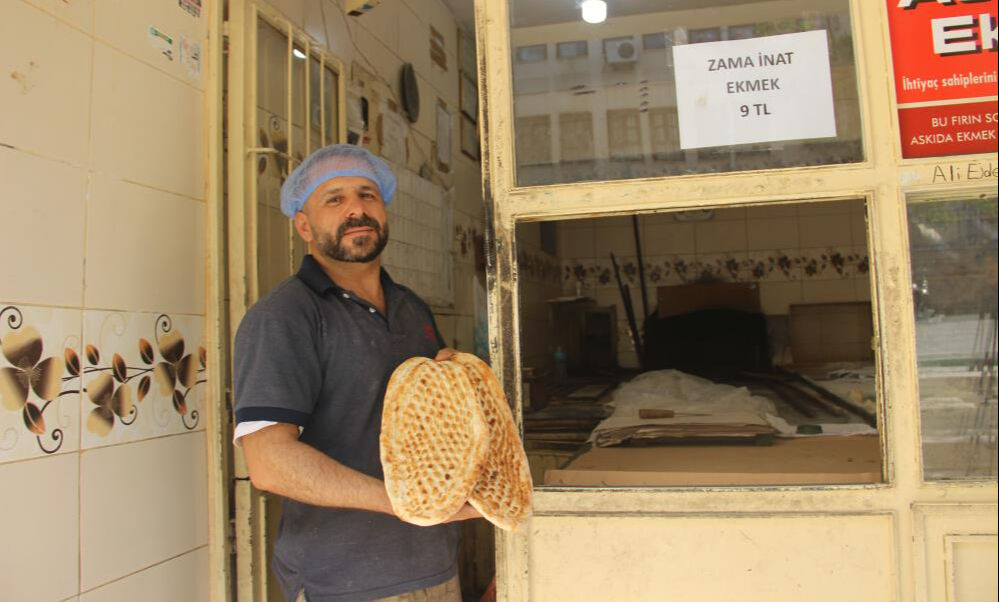 Fırıncılar odası zam, o ise indirim yaptı! Ekmeği zararına satıyor Fırıncılar odası zam, o ise indirim yaptı! Ekmeği zararına satıyor - 1. Resim
