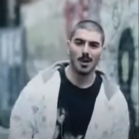 ‘Gözlerinin Yeşilini Özledim’ şarkısıyla tanınmıştı! Gökhan Kozaba yıllar sonra ortaya çıktı, görenler inanamadı: "Bu o olamaz" ‘Gözlerinin Yeşilini Özledim’ şarkısıyla tanınmıştı! Gökhan Kozaba yıllar sonra ortaya çıktı, görenler inanamadı: "Bu o olamaz" - 1. Resim