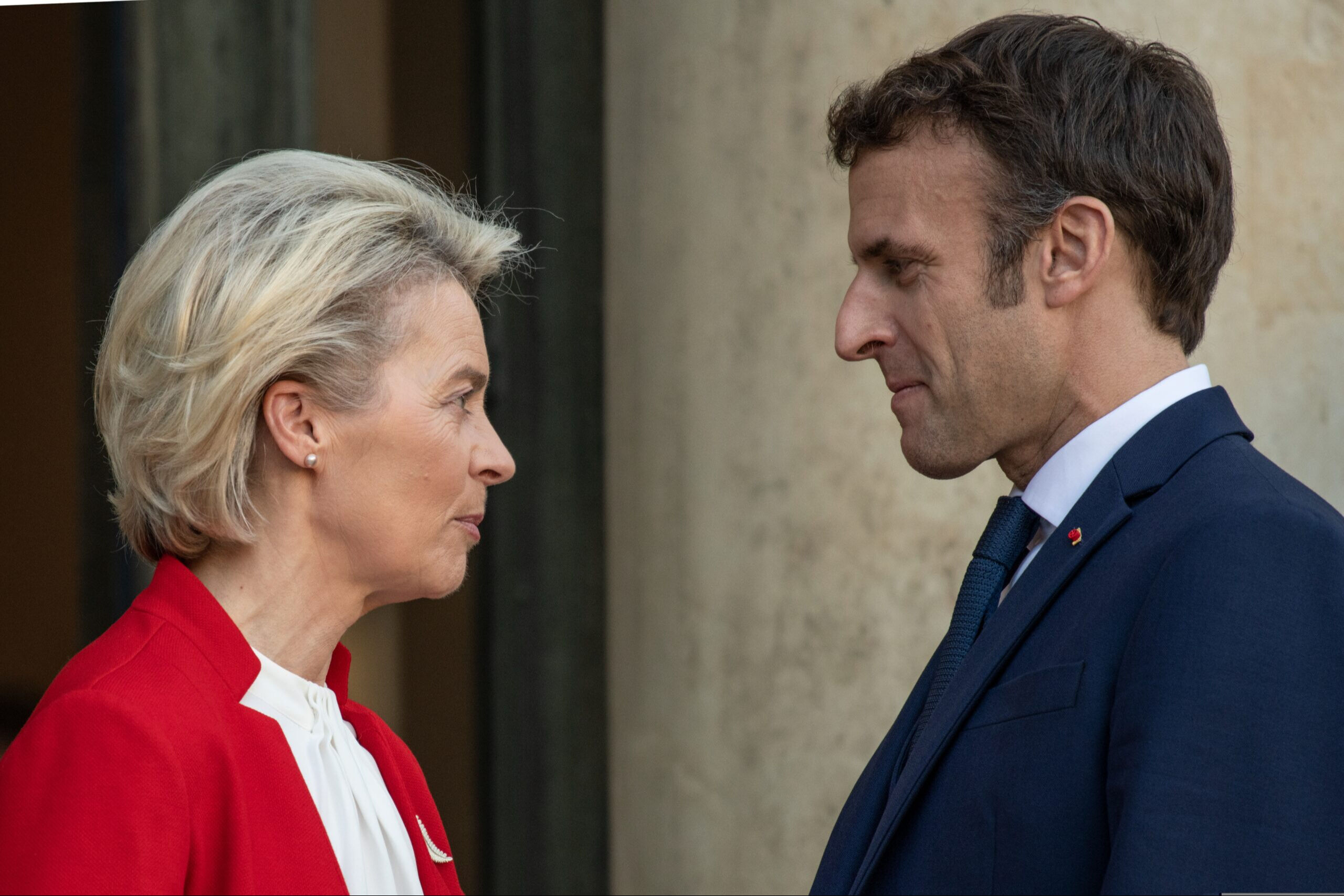 Macron yönetiminden AB’ye gözdağı! “Trump’a yalvarmayı bırakın!” Macron yönetiminden AB’ye gözdağı! “Trump’a yalvarmayı bırakın!” - 1. Resim