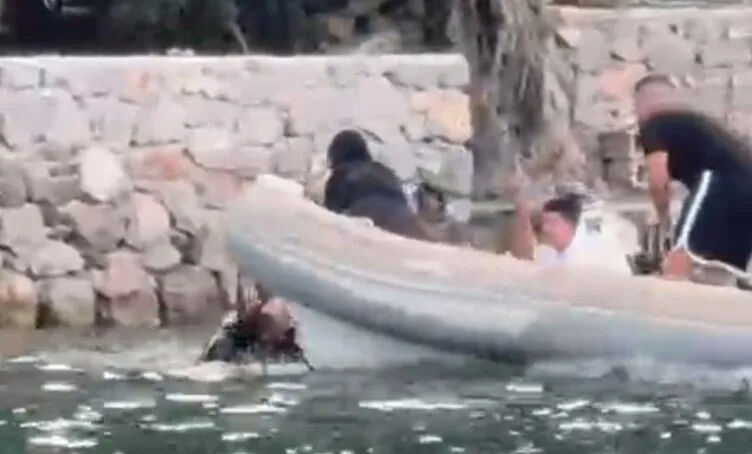 Marmaris'te vahşet! Ekmek teknesi ölüm yeri oldu: Babası baygın halde... Marmaris'te vahşet! Ekmek teknesi ölüm yeri oldu: Babası baygın halde... - 1. Resim
