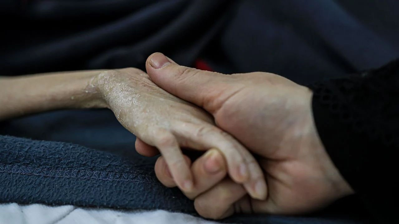 Son 72 saatte! 21 Gazzeli çocuk İsrail'in 'açlık silahı' ile öldü Son 72 saatte! 21 Gazzeli çocuk İsrail'in 'açlık silahı' ile öldü - 1. Resim
