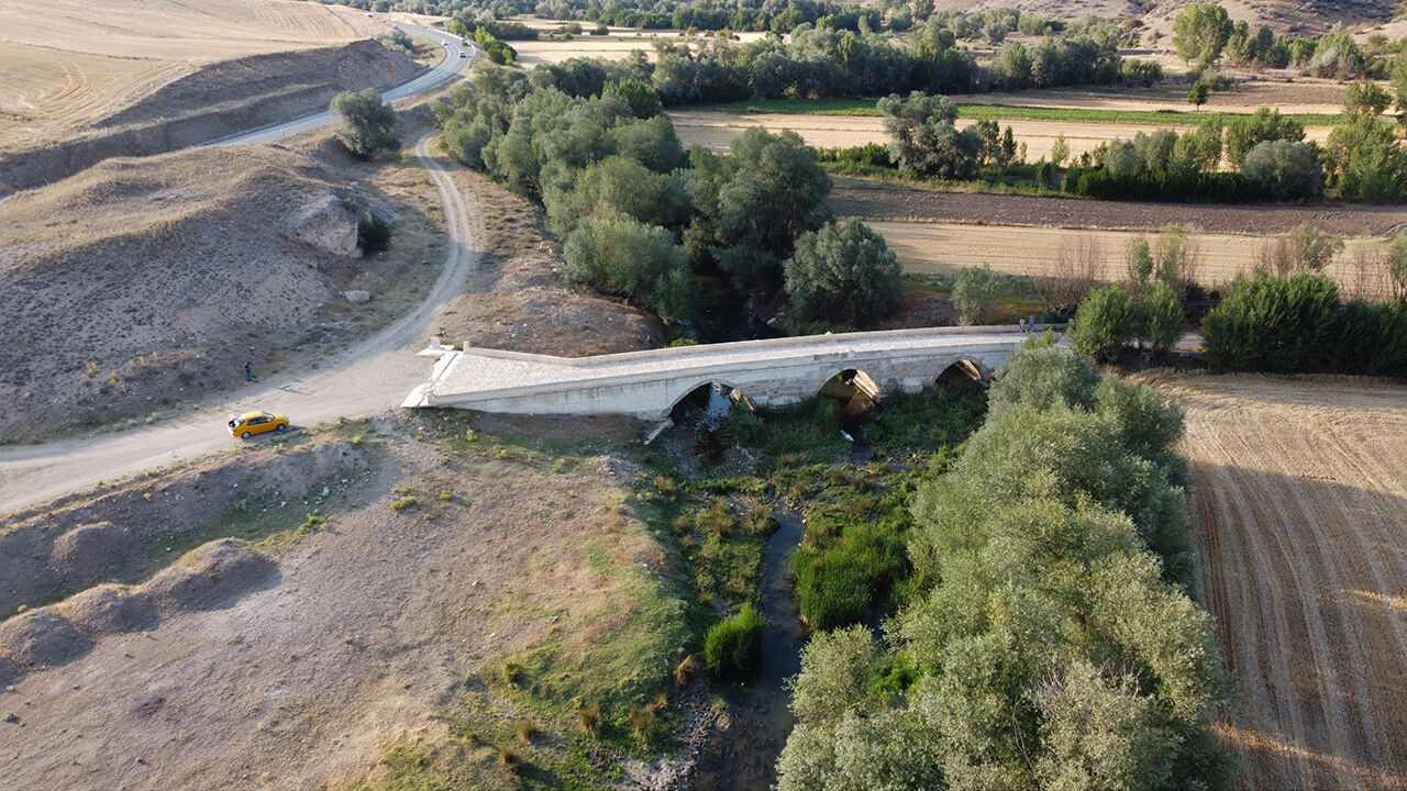 500 yıldır varlığını koruyor, tarihini &ouml;ğrenenler hayret ediyor - 3. Resim