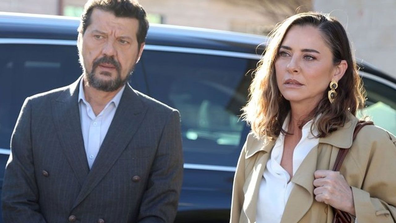 Ece Uslu acil ameliyata alındı! "Uzun bir tedavi süreci beni bekliyor" Ece Uslu acil ameliyata alındı! "Uzun bir tedavi süreci beni bekliyor"