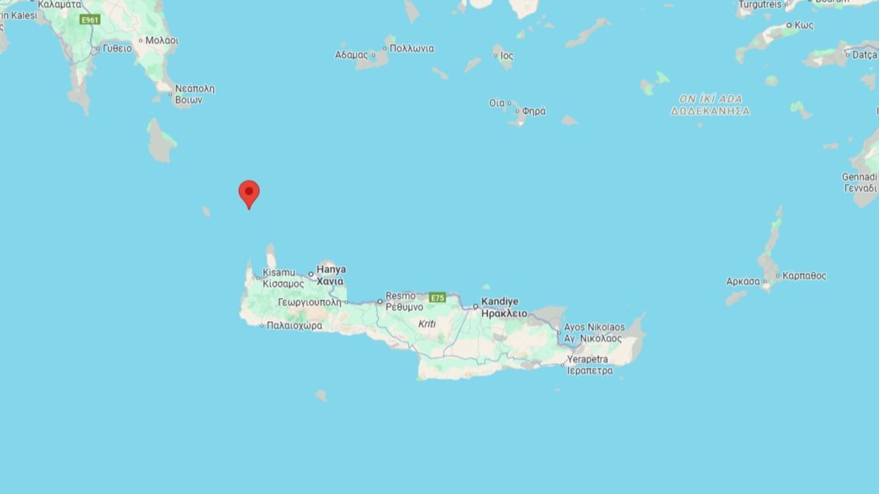 Akdeniz'de 4.8'lik deprem! Şiddetli sallandı Akdeniz'de 4.8'lik deprem! Şiddetli sallandı