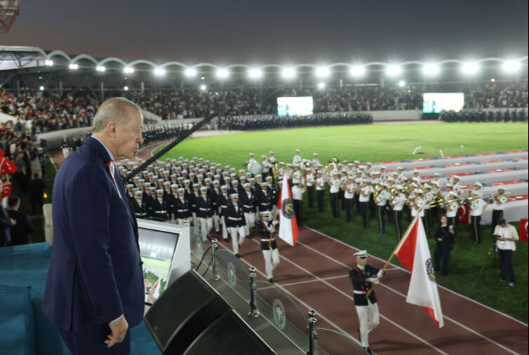 Erdoğan'dan Özgür Özel'e 'kumpas' resti: Madem elinde 32 saatlik video kaydı var, versene mahkemeye! Erdoğan'dan Özgür Özel'e 'kumpas' resti: Madem elinde 32 saatlik video kaydı var, versene mahkemeye! - 2. Resim