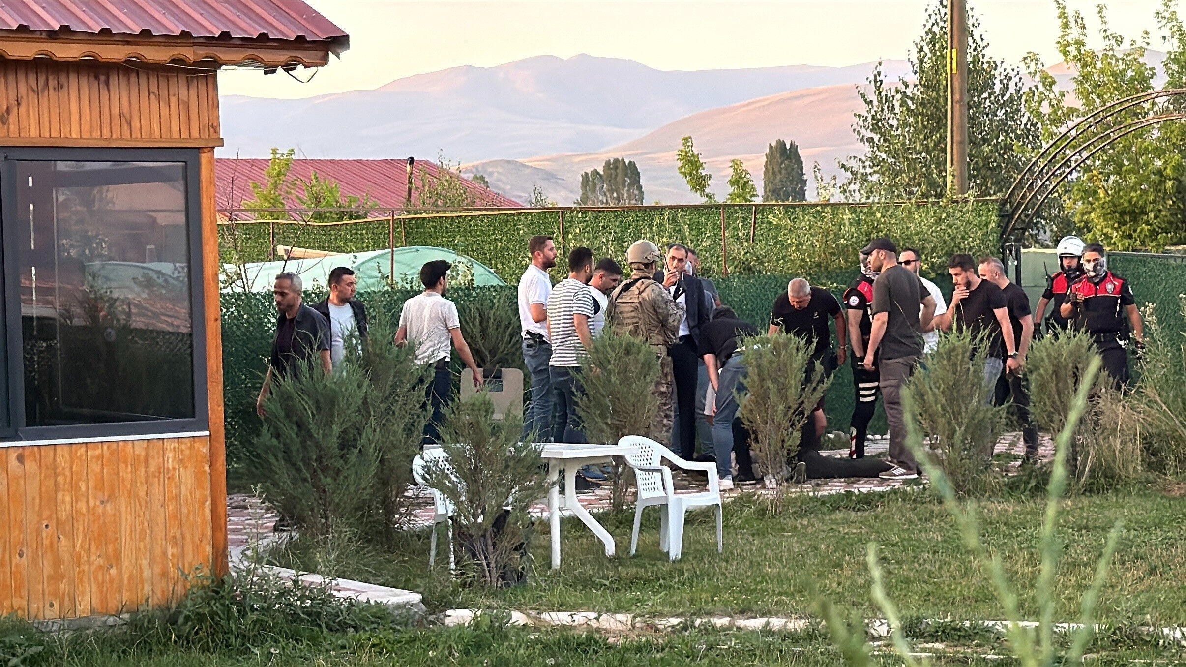 Erzurum'da filmlere taş çıkartan operasyon: Tam 1 hafta sürdü! PÖH'ü harekete geçiren cinayet Erzurum'da filmlere taş çıkartan operasyon: Tam 1 hafta sürdü! PÖH ve İHA'yı harekete geçiren cinayet - 1. Resim