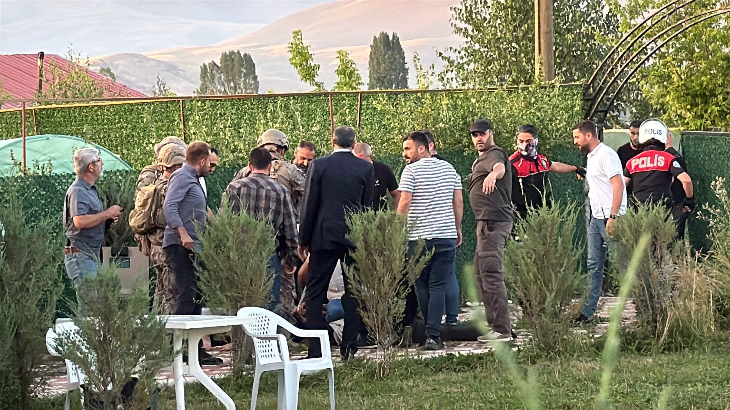Erzurum'da filmlere taş çıkartan operasyon: Tam 1 hafta sürdü! PÖH'ü harekete geçiren cinayet Erzurum'da filmlere taş çıkartan operasyon: Tam 1 hafta sürdü! PÖH ve İHA'yı harekete geçiren cinayet - 2. Resim