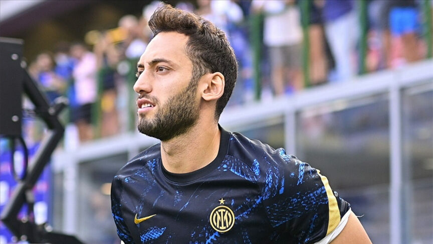Galatasaray ve Fenerbahçe'nin gündeminde! Hakan Çalhanoğlu transfer kararını bizzat duyurdu Galatasaray ve Fenerbahçe'nin gündeminde! Hakan Çalhanoğlu transfer kararını duyurdu - 1. Resim