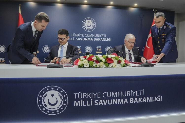 IDEF 2025’te diplomasi rüzgarı! Türkiye ve Arnavutluk arasında savunma iş birliği anlaşması imzalandı IDEF 2025’te diplomasi rüzgarı! Türkiye ve Arnavutluk arasında savunma iş birliği anlaşması imzalandı - 1. Resim