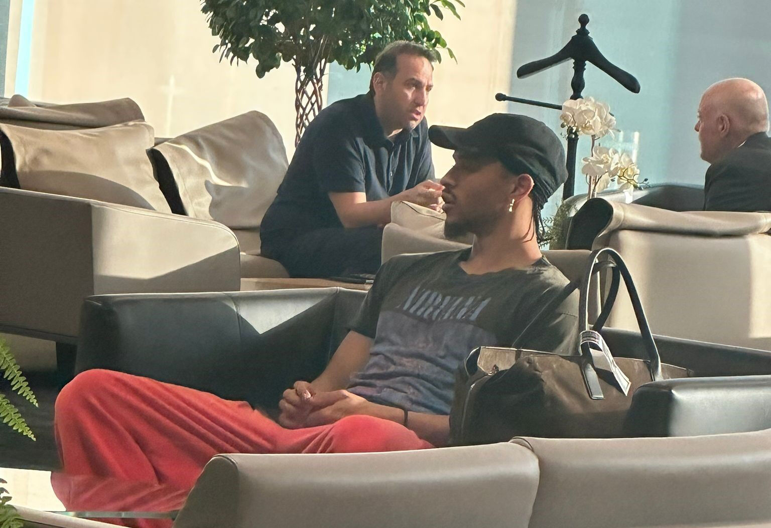 Leroy Sane İstanbul'da! Galatasaray'ın yıldızı özel jetle geldi Leroy Sane İstanbul'da! Galatasaray'ın yıldızı özel jetle geldi - 1. Resim