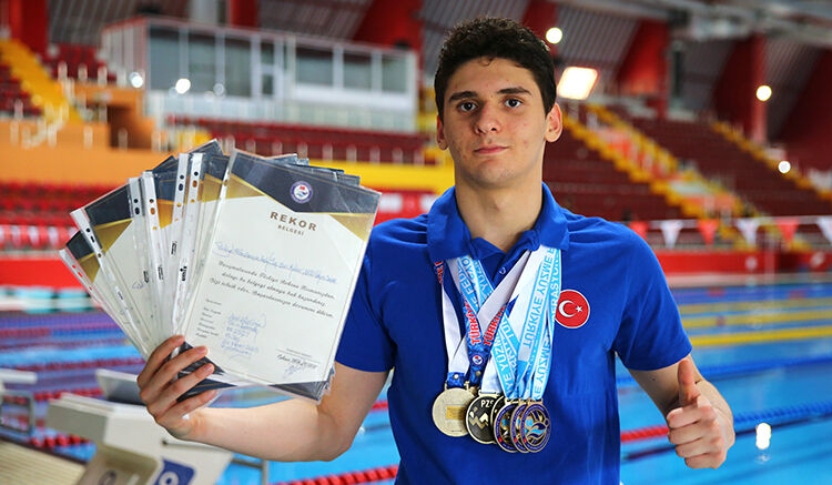 Milli yüzücü Arel Gültekin'den EYOF 2025'te altın madalya Milli yüzücü Arel Gültekin'den EYOF 2025'te altın madalya - 1. Resim