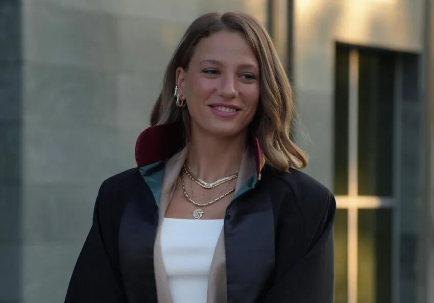 Paraya para demiyor! Oyuncu Serenay Sarıkaya'nın serveti dudak uçuklattı Paraya para demiyor! Oyuncu Serenay Sarıkaya'nın serveti dudak uçuklattı - 3. Resim