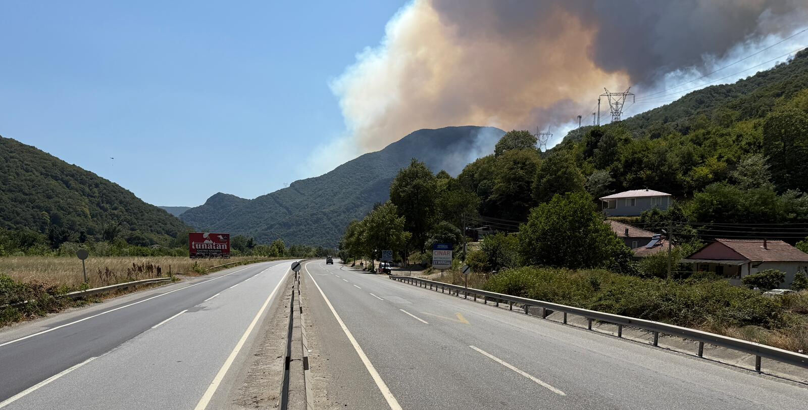 Sakarya, Bilecik, Eskişehir, Urla... Yangın yeniden alevlendi: Evler tahliye edildi, yol kapatıldı! Sakarya, Bilecik, Eskişehir, Urla... Yangın yeniden alevlendi: Evler tahliye edildi, yol kapatıldı! - 3. Resim