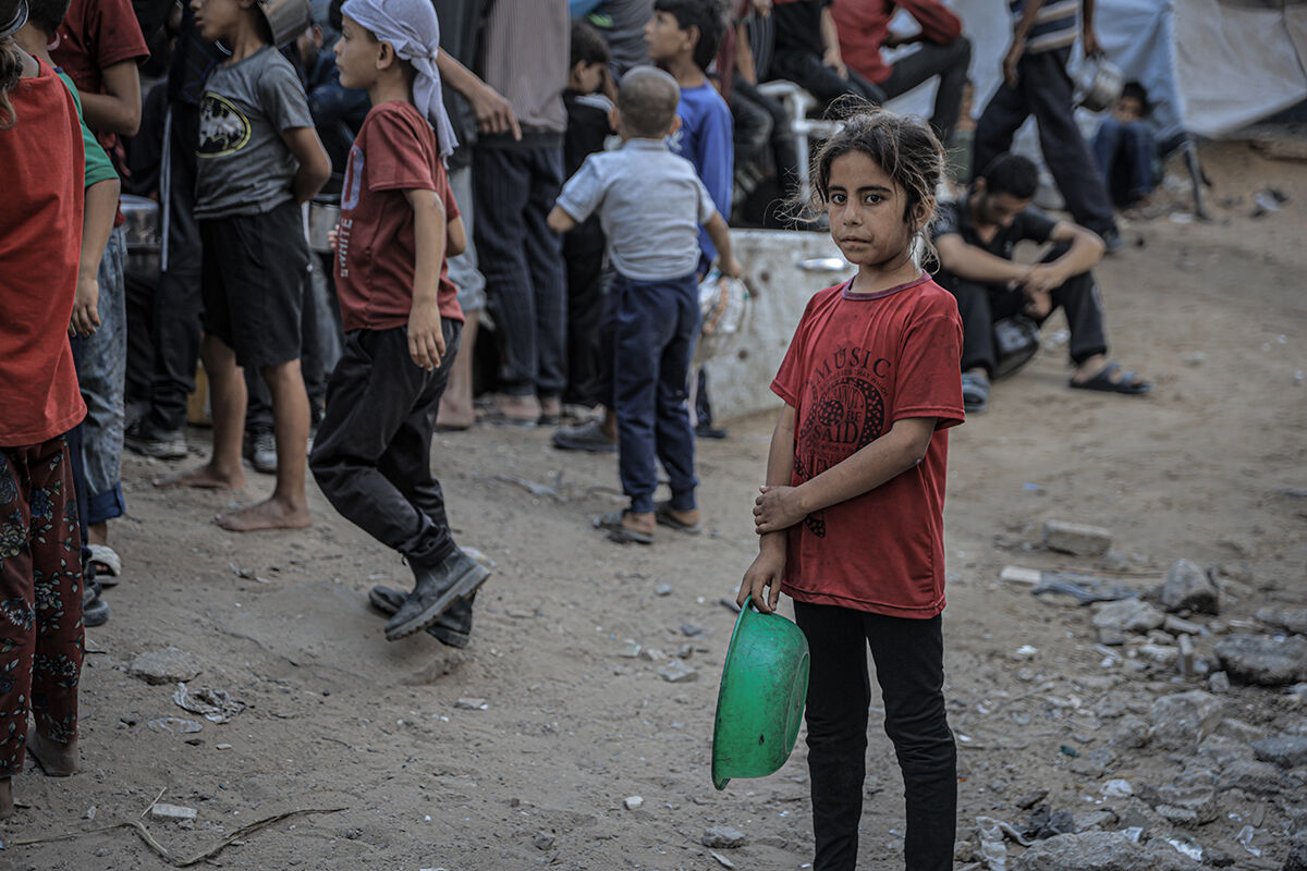 Tarihe kara leke olarak geçti... Gazze'de açlık en çok onları vurdu 500 bin çuval una ihtiyaç var! Bu fotoğraflar tarihi kara leke olarak geçti... Gazze'de açlık yürek sızlattı - 14. Resim