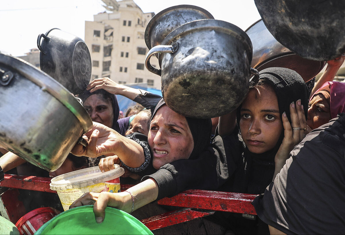 Tarihe kara leke olarak geçti... Gazze'de açlık en çok onları vurdu 500 bin çuval una ihtiyaç var! Bu fotoğraflar tarihi kara leke olarak geçti... Gazze'de açlık yürek sızlattı - 20. Resim