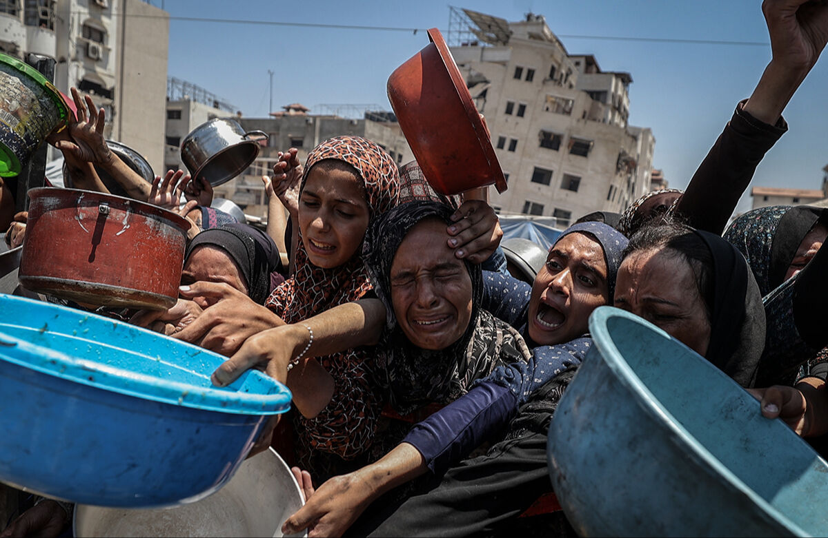 Tarihe kara leke olarak geçti... Gazze'de açlık en çok onları vurdu 500 bin çuval una ihtiyaç var! Bu fotoğraflar tarihi kara leke olarak geçti... Gazze'de açlık yürek sızlattı - 16. Resim
