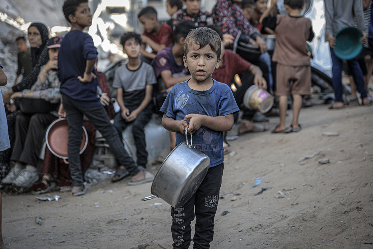Tarihe kara leke olarak geçti... Gazze'de açlık en çok onları vurdu 500 bin çuval una ihtiyaç var! Bu fotoğraflar tarihi kara leke olarak geçti... Gazze'de açlık yürek sızlattı - 15. Resim