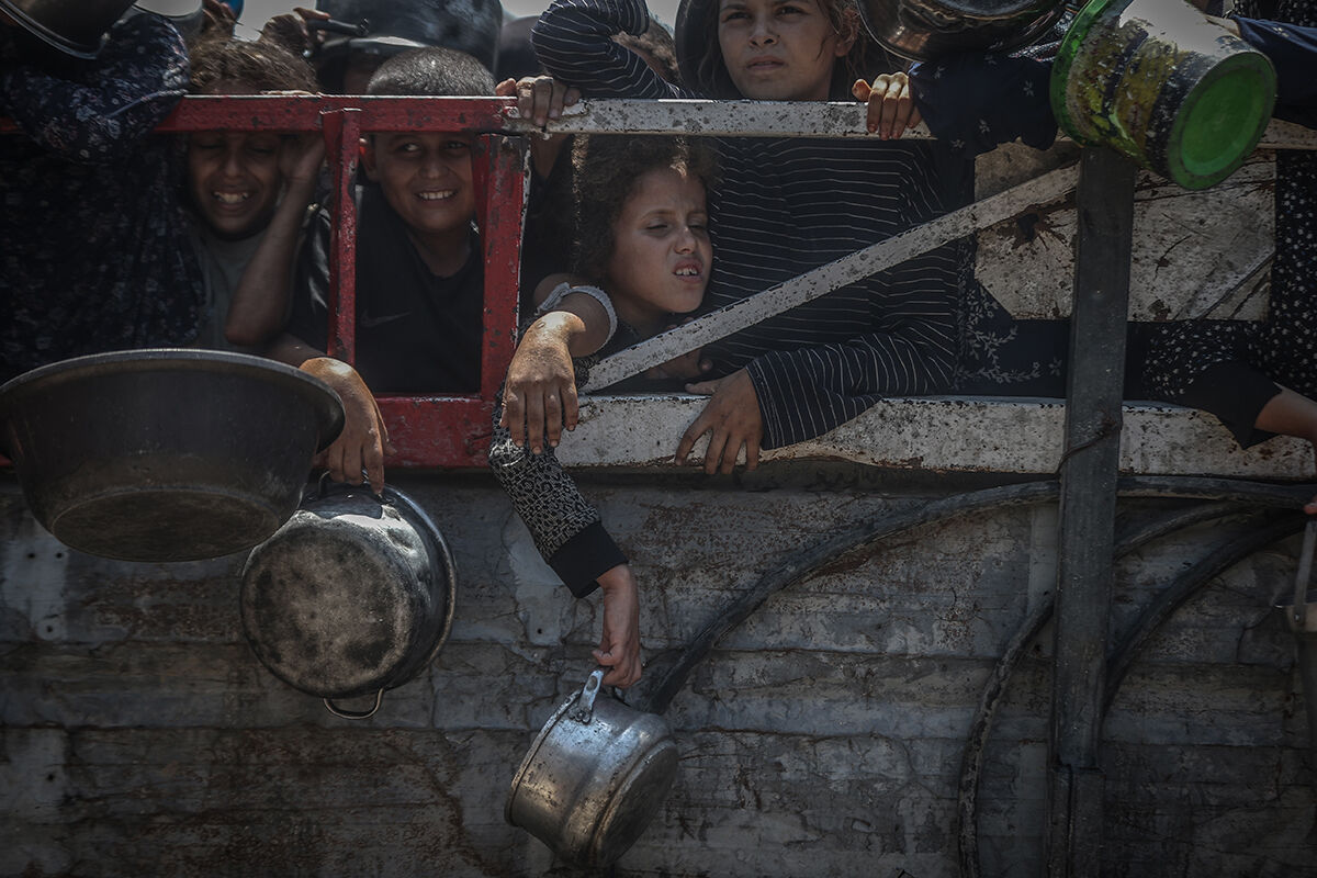 Tarihe kara leke olarak geçti... Gazze'de açlık en çok onları vurdu 500 bin çuval una ihtiyaç var! Bu fotoğraflar tarihi kara leke olarak geçti... Gazze'de açlık yürek sızlattı - 18. Resim