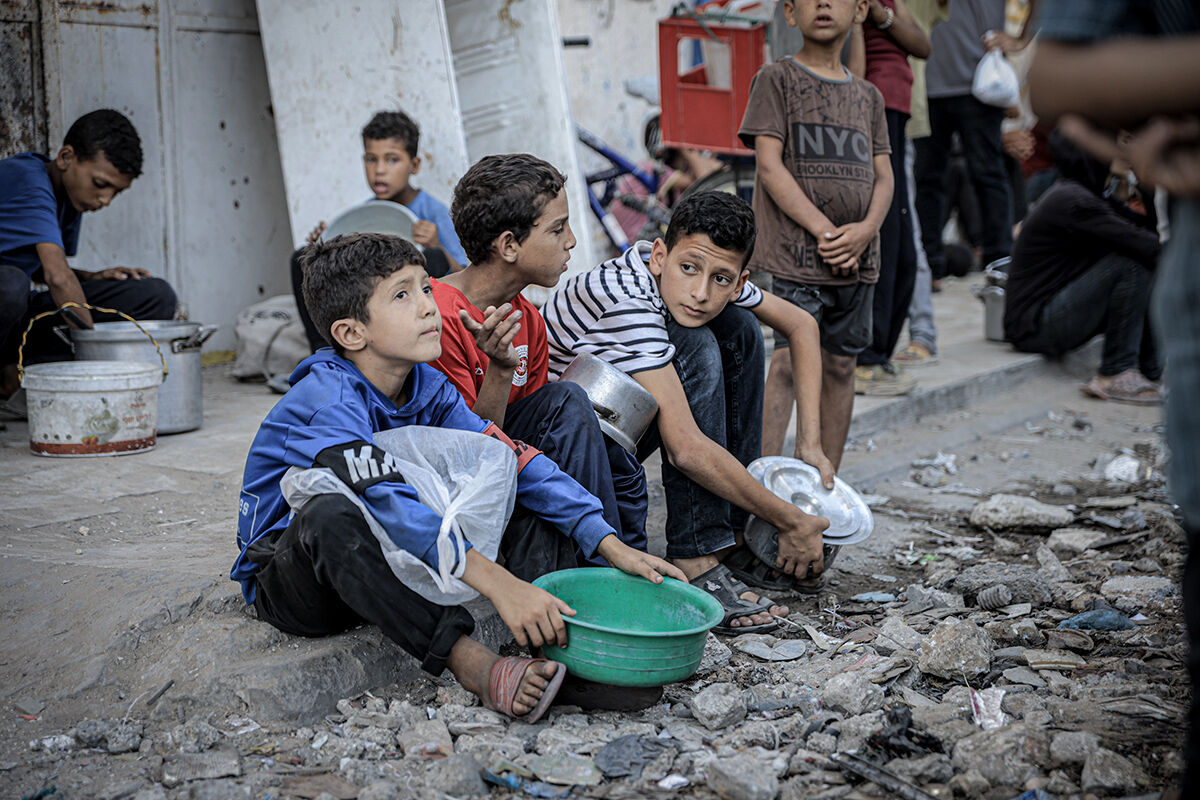 Tarihe kara leke olarak geçti... Gazze'de açlık en çok onları vurdu 500 bin çuval una ihtiyaç var! Bu fotoğraflar tarihi kara leke olarak geçti... Gazze'de açlık yürek sızlattı - 4. Resim