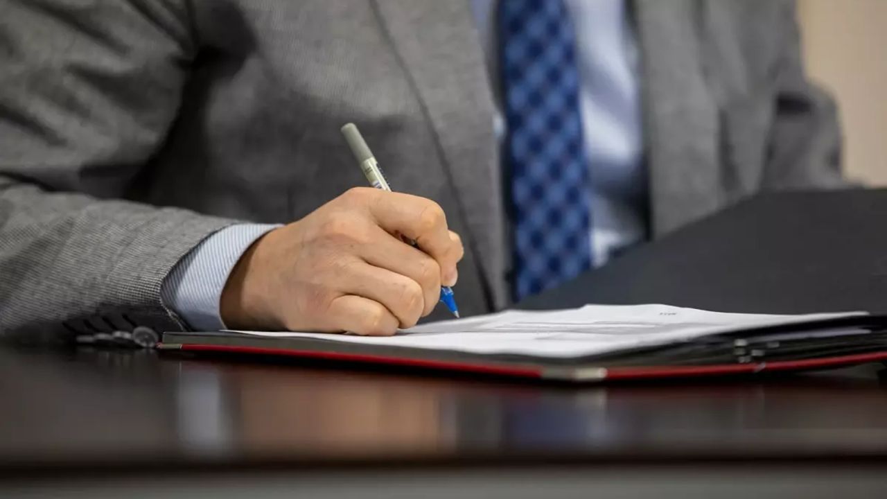 Atanınca ilk maaş ne zaman, çift mi yatar, işe ne zaman başlanır? 2025 KPSS merkezi atama sonuçları belli oldu Atanınca ilk maaş ne zaman, çift mi yatar, işe ne zaman başlanır? 2025 KPSS merkezi atama sonuçları belli oldu