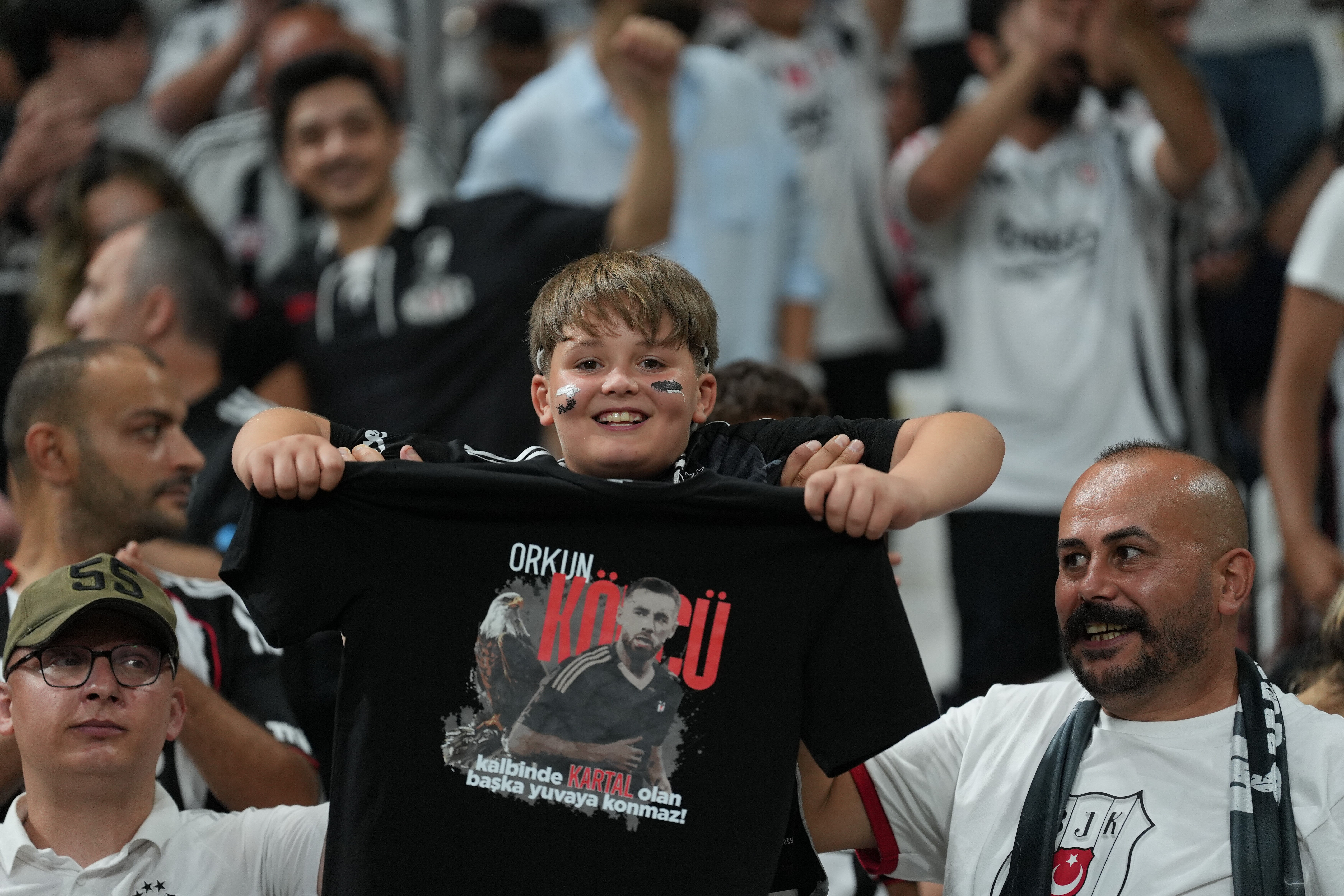 Arda Turan'lı Shakhtar uzatmada son sözü söyledi! Beşiktaş UEFA umudunu Polonya'ya bıraktı Beşiktaş Arda Turan'lı Shakhtar Donetsk ile karşı karşıya! - 5. Resim